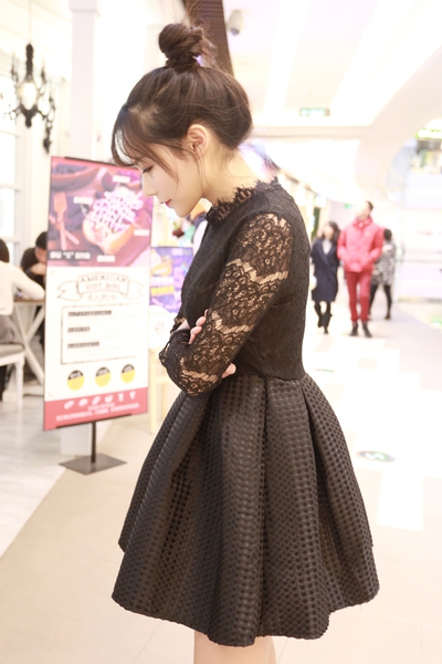 НОВА  Дамска рокля черна с дантела