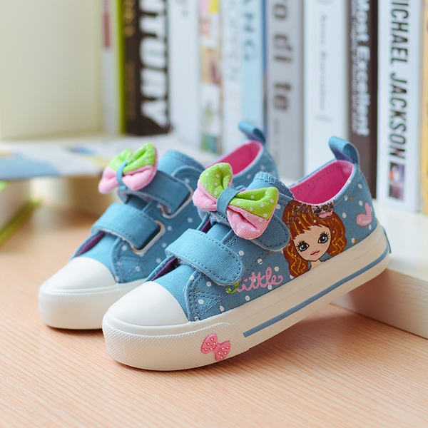 Детски обувки с лепки и анимационни изображения за момичета