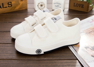 Модерни обувки за деца - момчета и момичета - с анимационни изображения и лепки