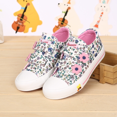 Модерни обувки за деца - момчета и момичета - с анимационни изображения и лепки