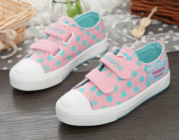Модерни обувки за деца - момчета и момичета - с анимационни изображения и лепки