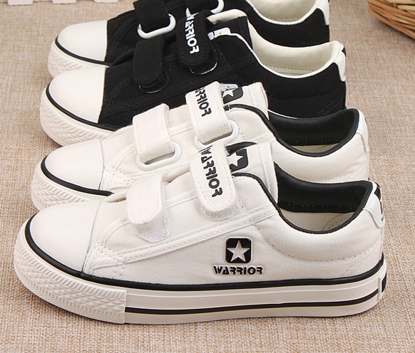 Модерни обувки за деца - момчета и момичета - с анимационни изображения и лепки