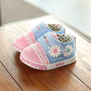 Бебешки обувки с цветенца - пролетни и есенни