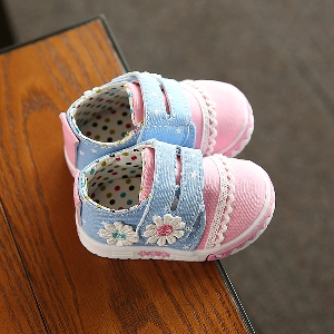 Бебешки обувки с цветенца - пролетни и есенни
