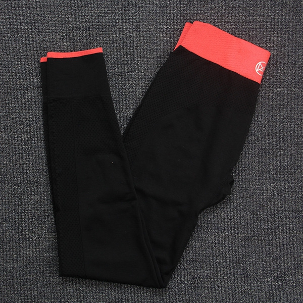 Дамски спортен клин - много различни цветове 