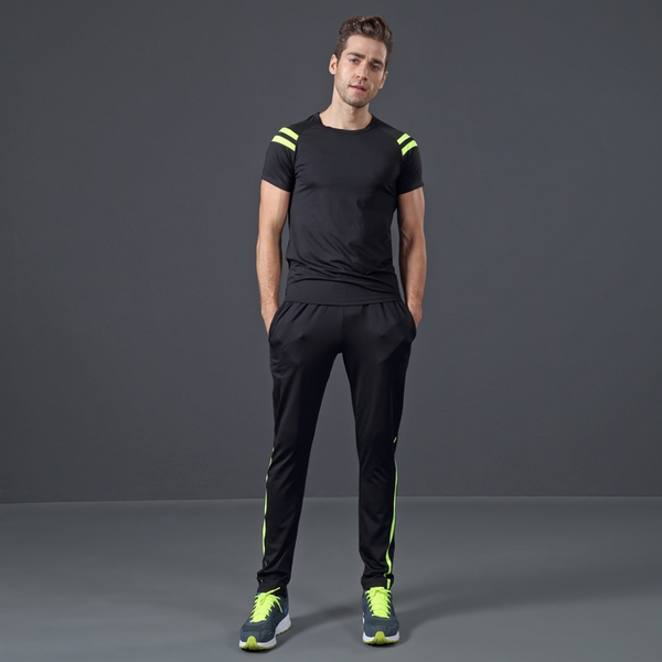 Мъжки спортен екип от 2 части - тениска и панталон в различни цветове и модели