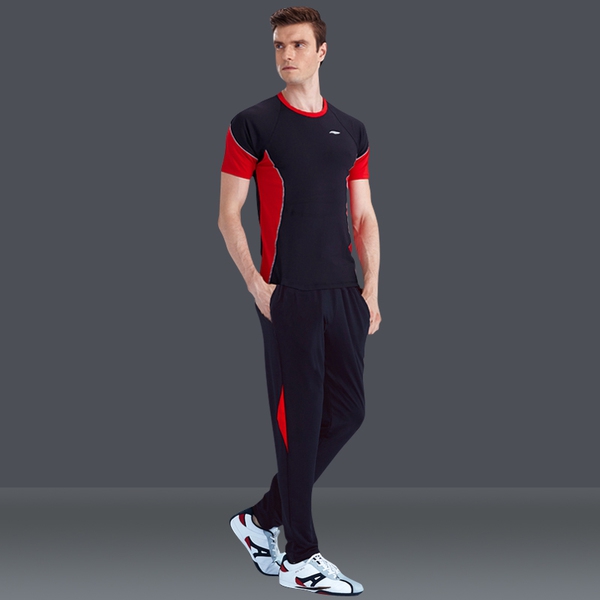 Мъжки спортен екип от 2 части - тениска и панталон в различни цветове и модели