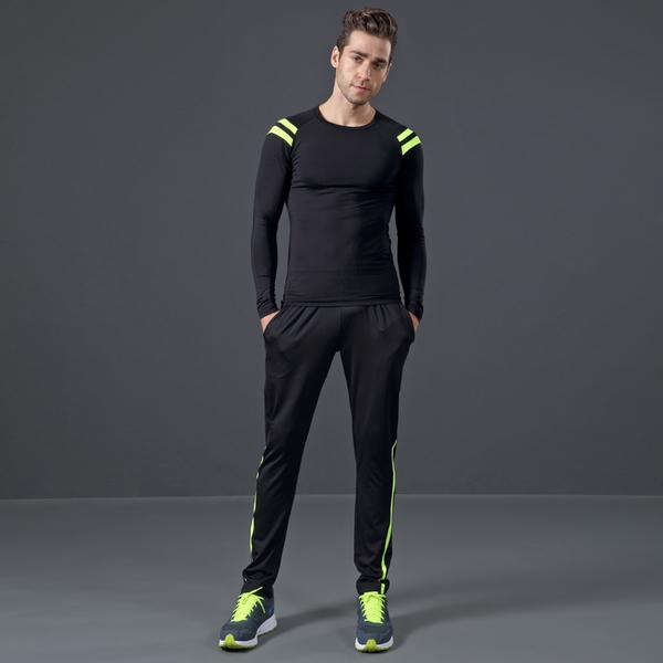 Мъжки спортен екип от 2 части - тениска и панталон в различни цветове и модели