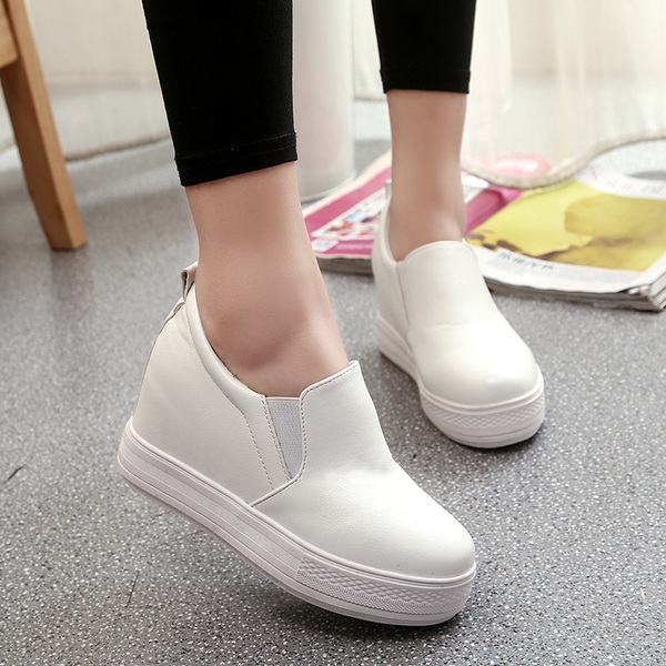 Дамски мокасини  с лека платформа в три цвята