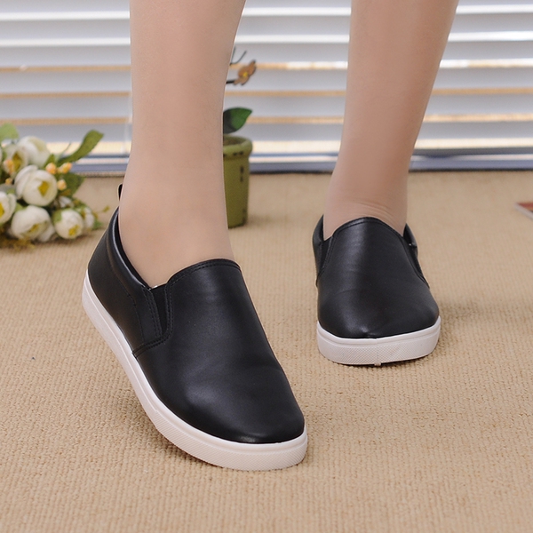 Γυναικεία παπούτσια σε τρία χρώματα