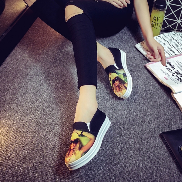 Ежедневни спортни обувки с щампа