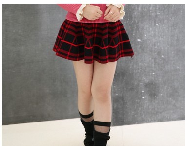 Παιδικές  φούστες - την άνοιξη, το φθινόπωρο και το χειμώνα - κόκκινο, μαύρο