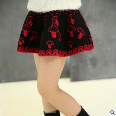 Παιδικές  φούστες - την άνοιξη, το φθινόπωρο και το χειμώνα - κόκκινο, μαύρο