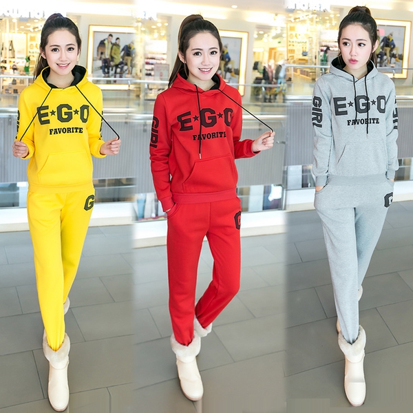 Γυναικεία αθλητικά σύνολα 2 τεμαχίων - 2 μοντέλα σε ροζ, κόκκινο, κίτρινο και γκρι χρώμα