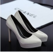 Γυναικεία  παπούτσια  με ψηλά τακούνια