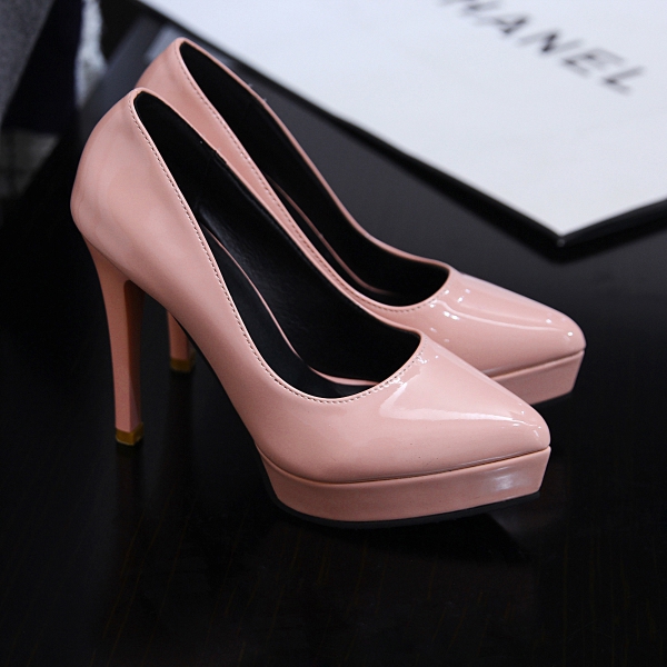 Γυναικεία  παπούτσια  με ψηλά τακούνια