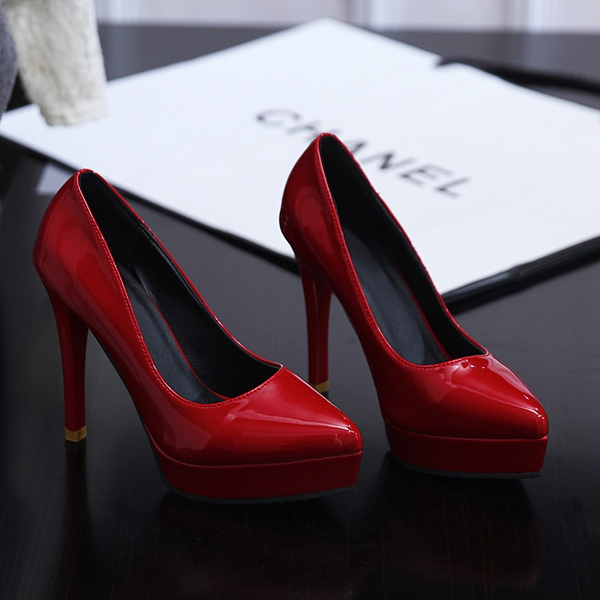 Γυναικεία  παπούτσια  με ψηλά τακούνια