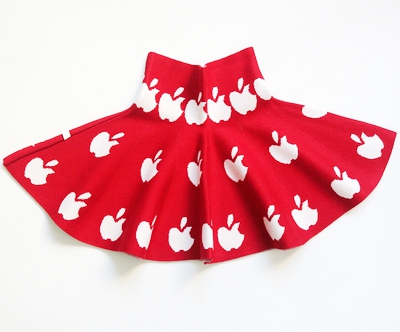 Топ модели детски къси поли - червени, зелени, черни 