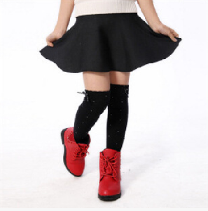 Κορυφαία μοντέλα φούστες παιδιών - κόκκινο, πράσινο, μαύρο
