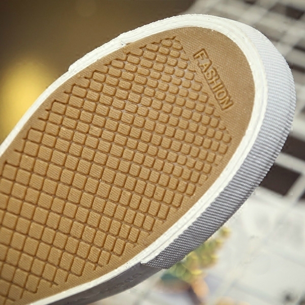 Παπούτσια  γυναικών της άνοιξης - 2 μοντέλα