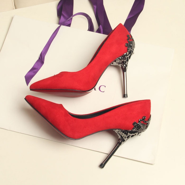 Γυναικεία  παπούτσια με έντονη σιδερένιο τακούνι