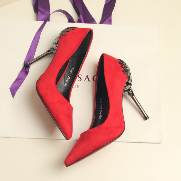 Γυναικεία  παπούτσια με έντονη σιδερένιο τακούνι