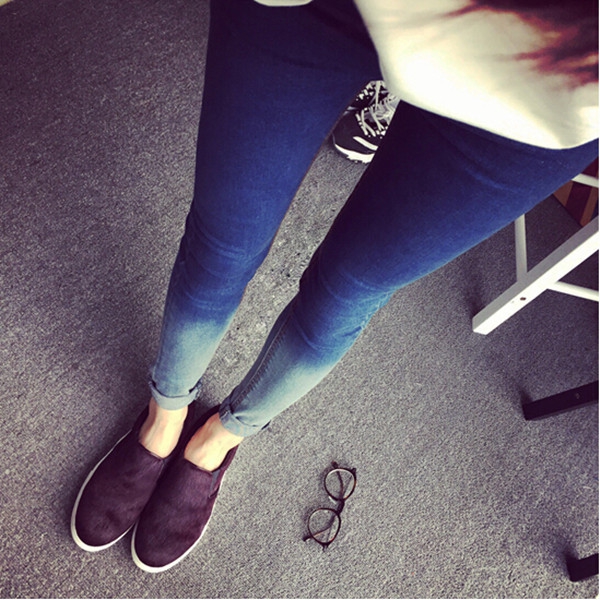 Цветни дамски дънки - черни и сини 