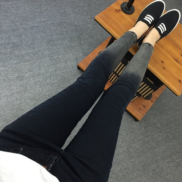 Цветни дамски дънки - черни и сини 