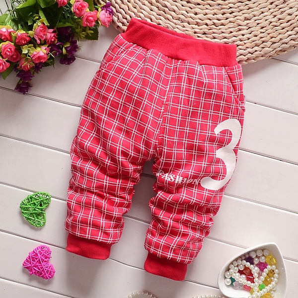 Пролетни панталони за бебета и малки деца - различни модели и размери