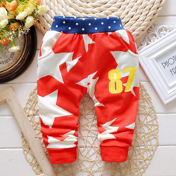 Пролетни панталони за бебета и малки деца - различни модели и размери