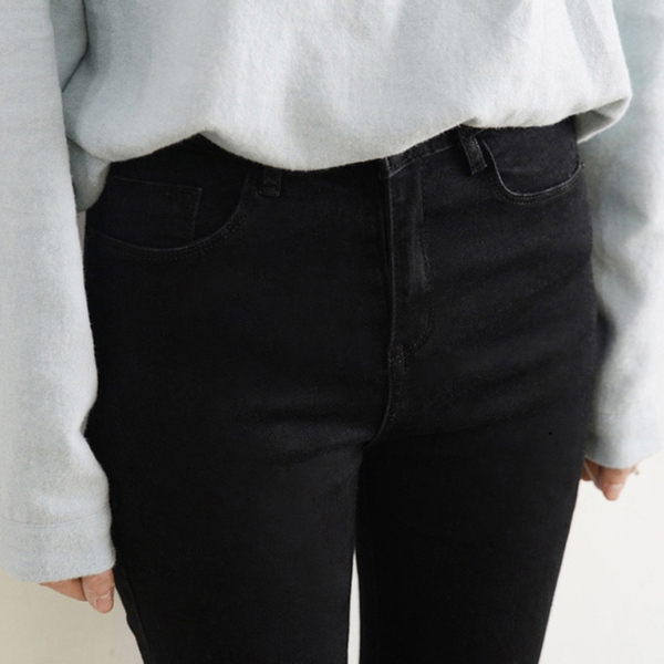 Λεπτό  μαύρο  τζιν