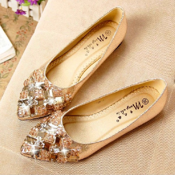 Дамски ниски обувки с блестящи големи камъни