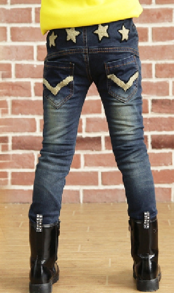 Детски дънки - топ пролетни модели и различни размери