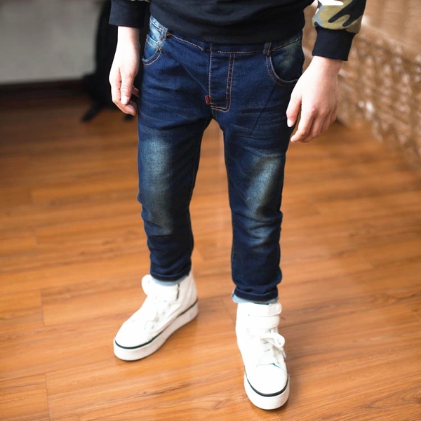 Детски дънки - топ пролетни модели и различни размери