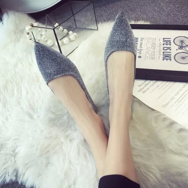 Γυναικεία καθημερινά ανοιξιάτικα  παπούτσια με μυτερό μποροστινά μέρος