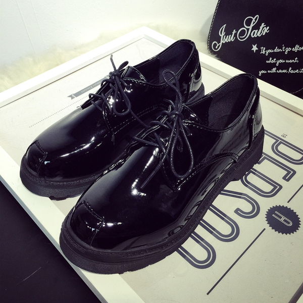 Дамски ежедневни лачени обли обувки на лека платформа