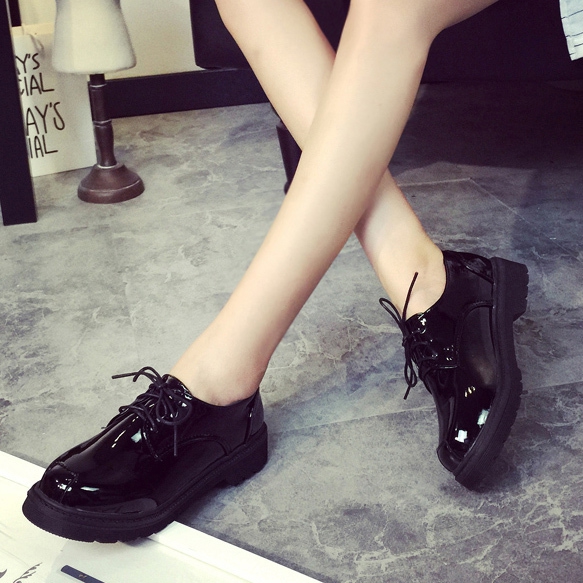 Дамски ежедневни лачени обли обувки на лека платформа