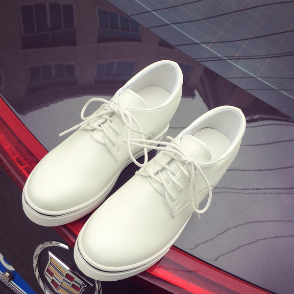 Дамски спортно-елегантни кожени обувки с връзки на платформа