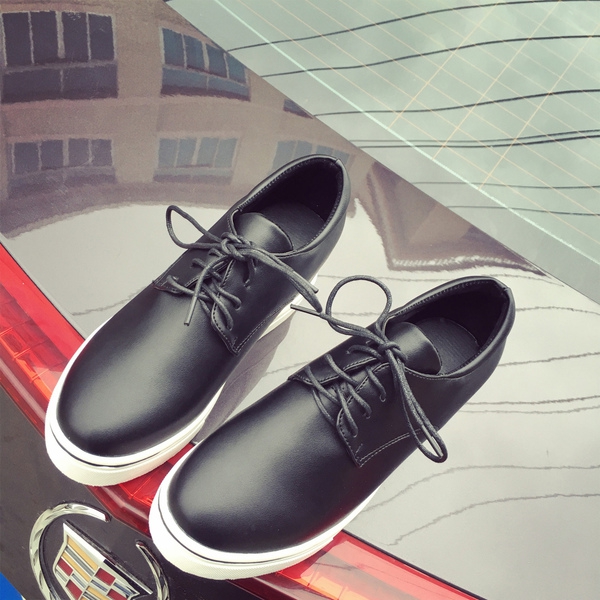 Дамски спортно-елегантни кожени обувки с връзки на платформа