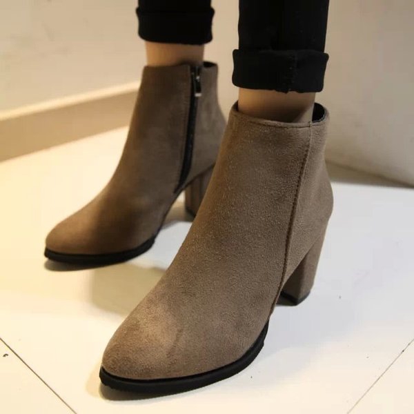 Γυναικείες μπότες σουέτ σε τρία χρώματα με ένα μυτερό μύτι με χαμηλό τακούνι