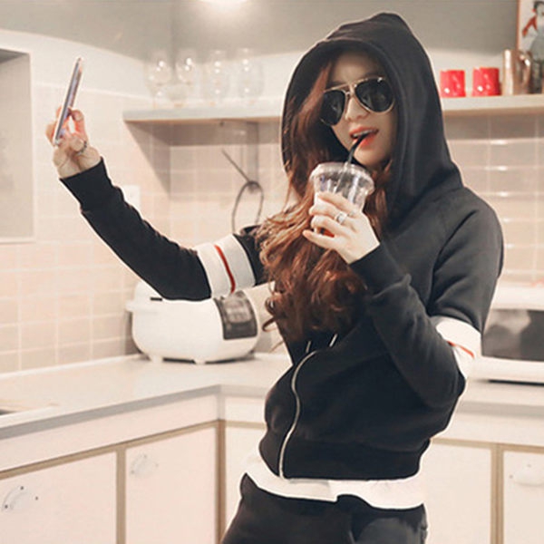 Γυναικείο αθλητικό σετ- 2 μέρη σε γκρι και μαύρο χρώμα