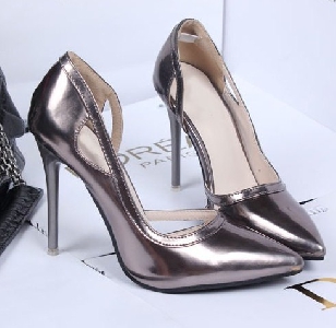Дамски супер елегантни лачени обувки на висок ток