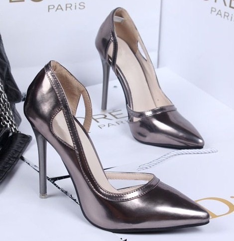 Дамски супер елегантни лачени обувки на висок ток