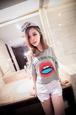 Κοντομάνικα γυναικεία μπλουζάκια -  6 μοντέλα