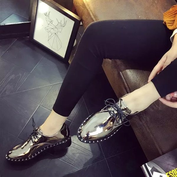 Дамски спортно-елегантни обувки с връзки