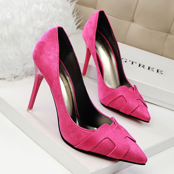 Дамски официални  велурени обувки в различни цветове цикламени червени черни и сиви