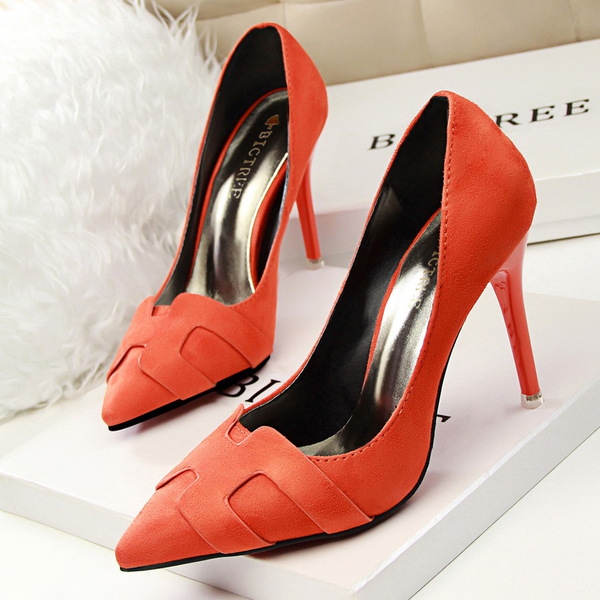 Дамски официални  велурени обувки в различни цветове цикламени червени черни и сиви