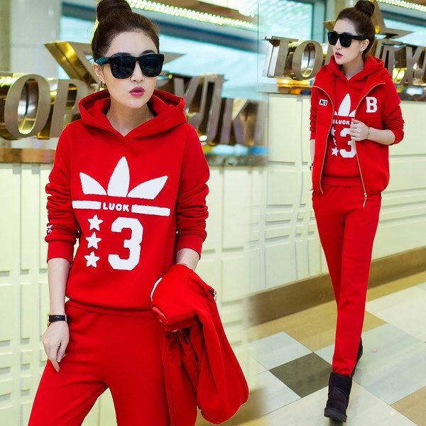 Γυναικεία αθλητικά σύνολα 3 τεμαχίων - διαφορετικά χρώματα και σχέδια