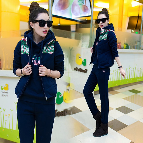 Γυναικεία αθλητικά σύνολα 3 τεμαχίων - διαφορετικά χρώματα και σχέδια