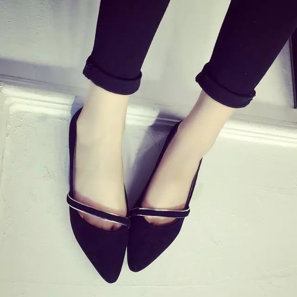 Γυναικεία παπούτσια με λουράκι σε διάφορα χρώματα